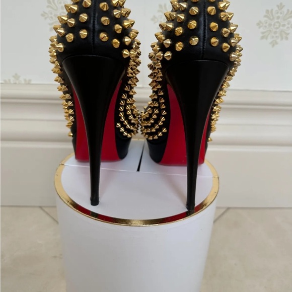 Authentic CL spiked peep, 150mm box dust bag, extra heel taps included, - Picture 3 of 6